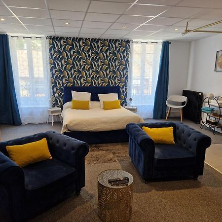 Le Manoir- Cluny Bed & Breakfast Bagian luar foto