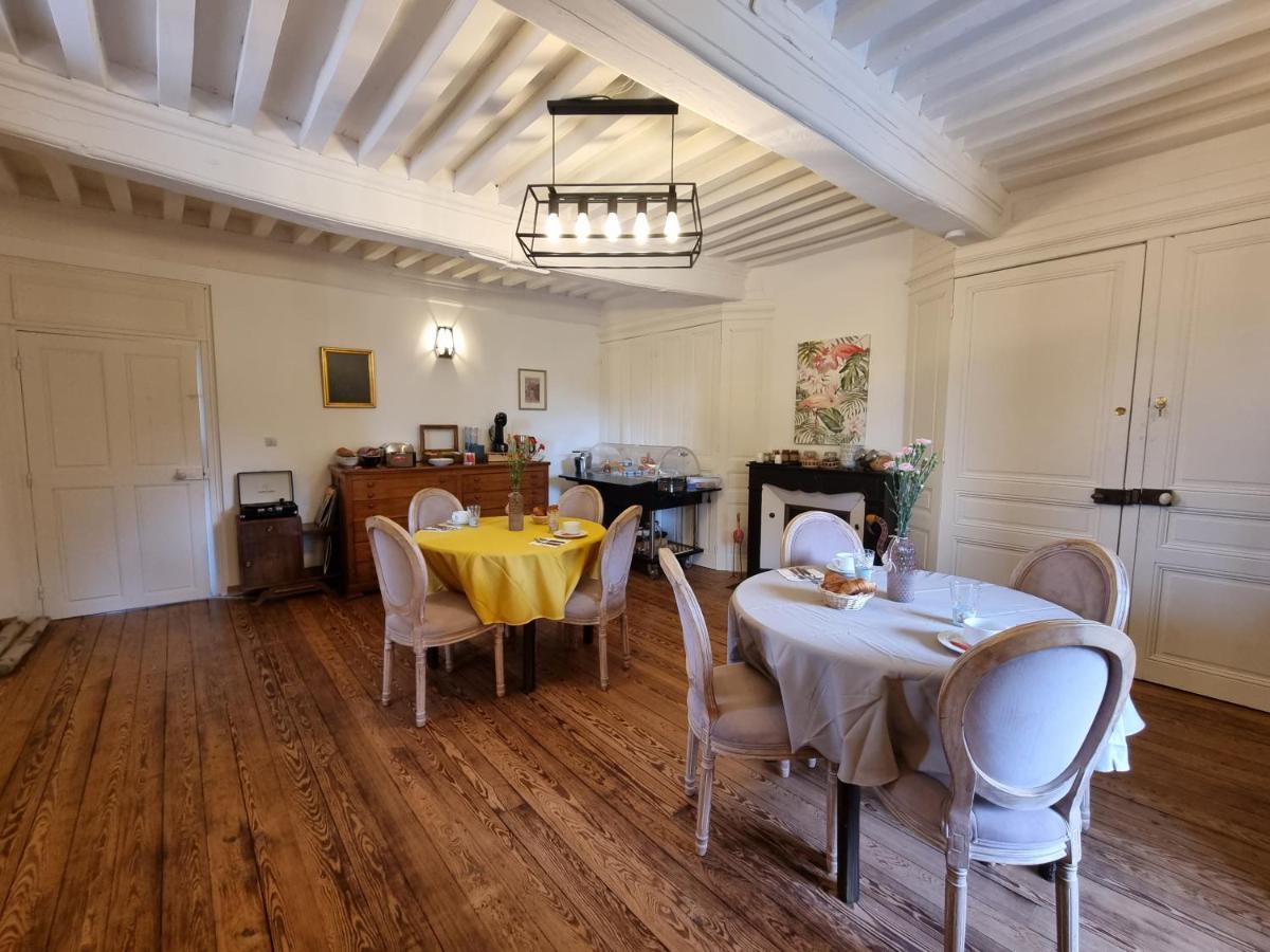 Le Manoir- Cluny Bed & Breakfast Bagian luar foto
