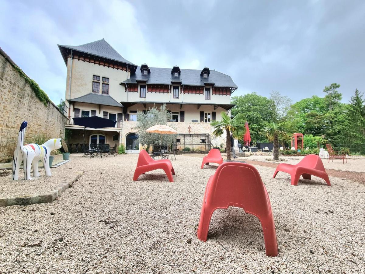 Le Manoir- Cluny Bed & Breakfast Bagian luar foto