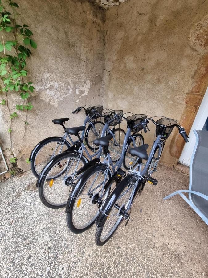 Le Manoir- Cluny Bed & Breakfast Bagian luar foto