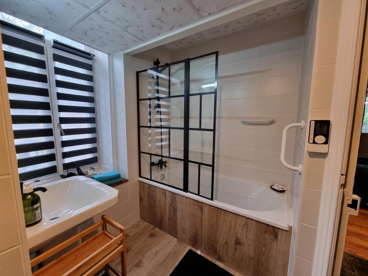 Le Manoir- Cluny Bed & Breakfast Bagian luar foto