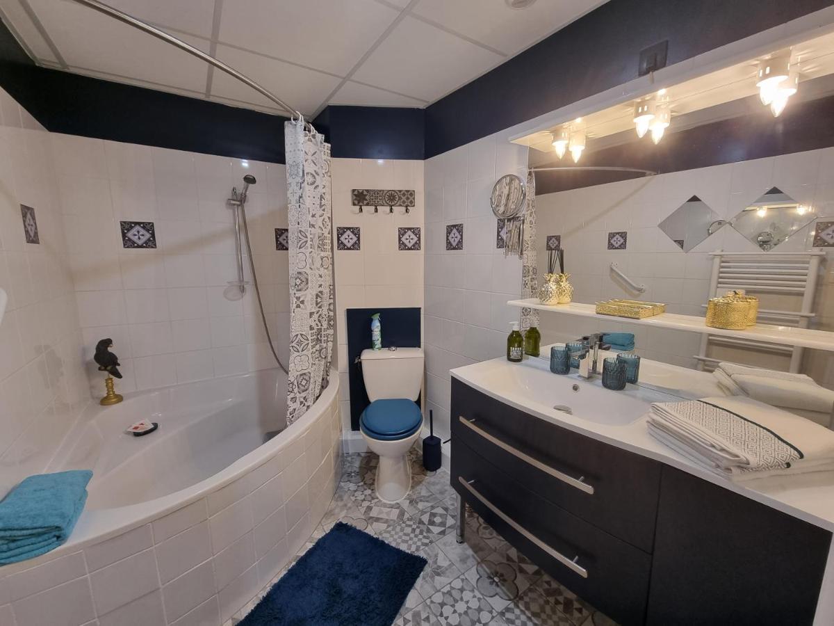 Le Manoir- Cluny Bed & Breakfast Bagian luar foto