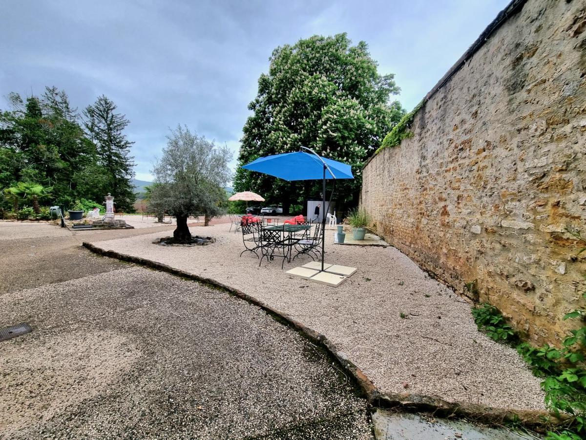 Le Manoir- Cluny Bed & Breakfast Bagian luar foto