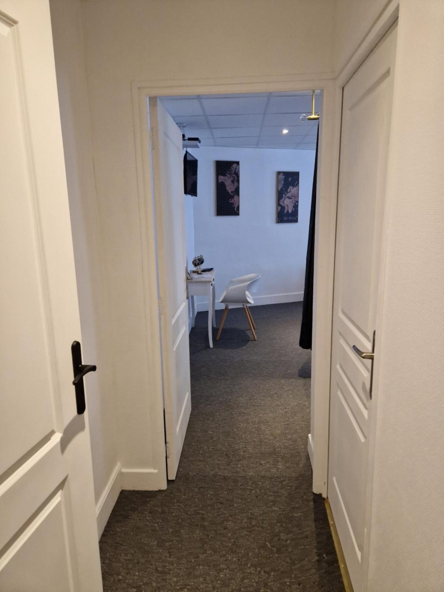 Le Manoir- Cluny Bed & Breakfast Bagian luar foto