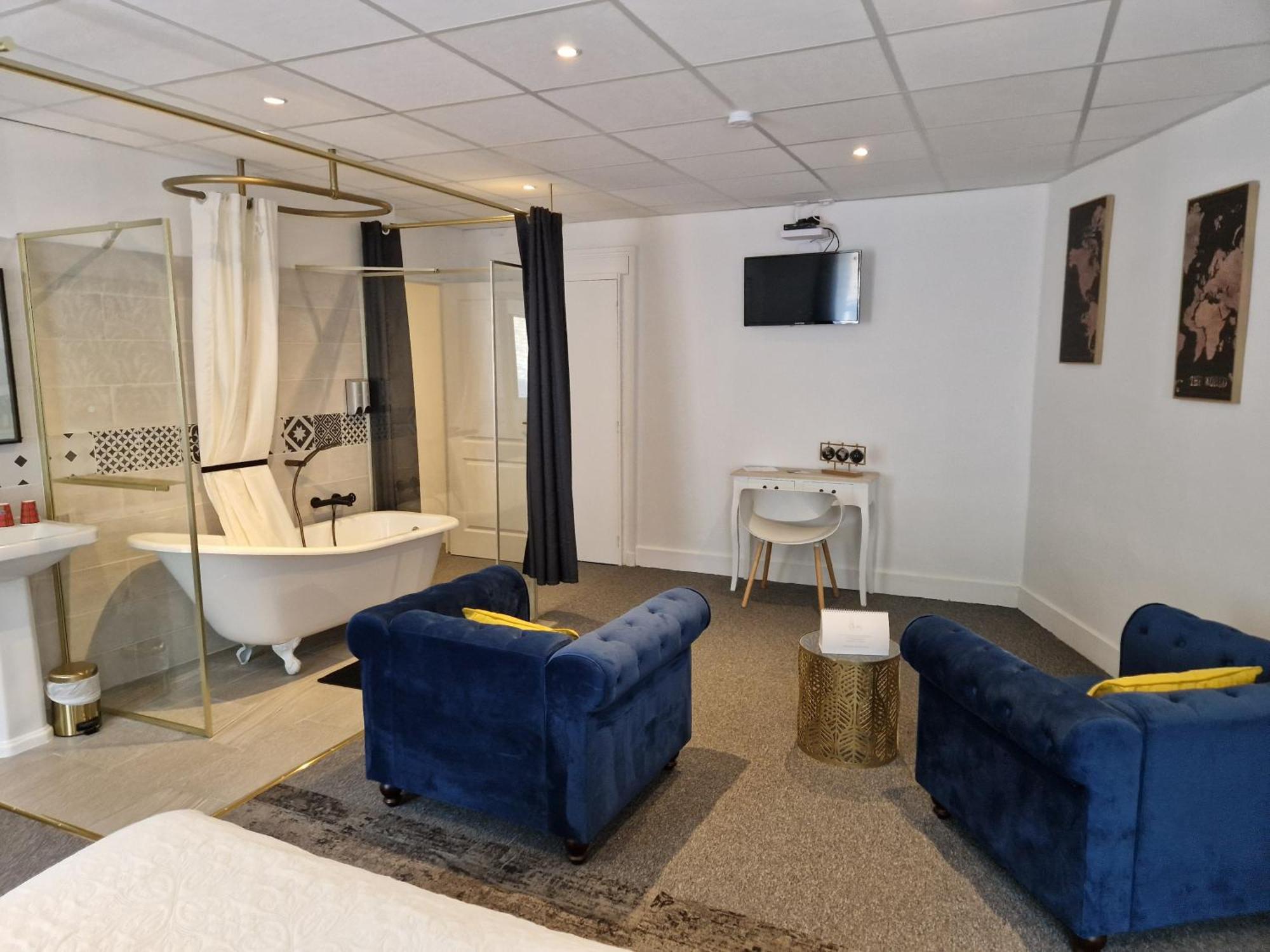 Le Manoir- Cluny Bed & Breakfast Bagian luar foto